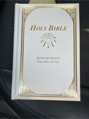 Holy Bible Dove of Peace - White and Gold (King James Version)